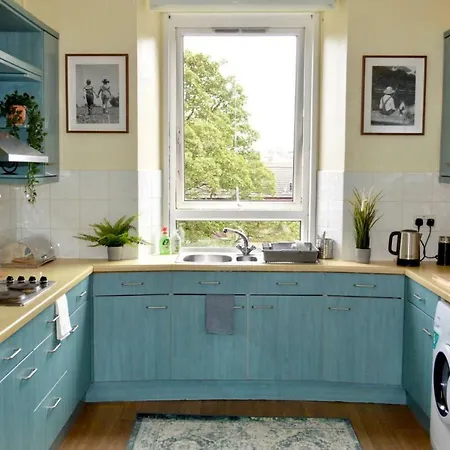 Charismatic 3 Bedroom Flat With Harry Potter Themes *
