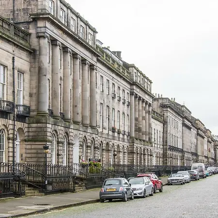 Scottish Stays - Luxurious In Royal Terrace Apartment *