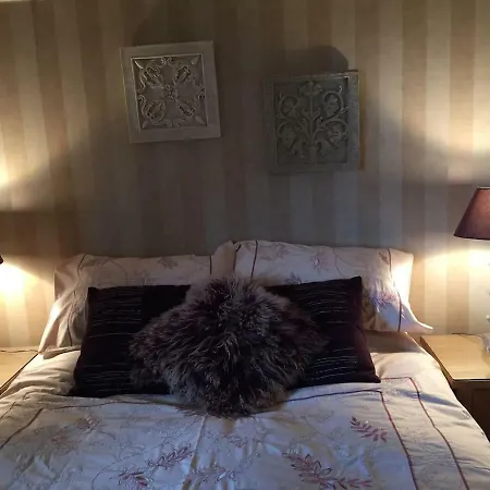 公寓 Arthur's View -hollyrood Palace Pad-wifi 爱丁堡