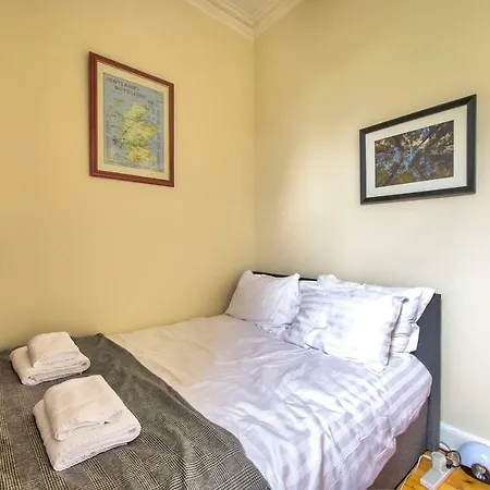 Stylish 2br Flat Close To City Centre By Guestready *