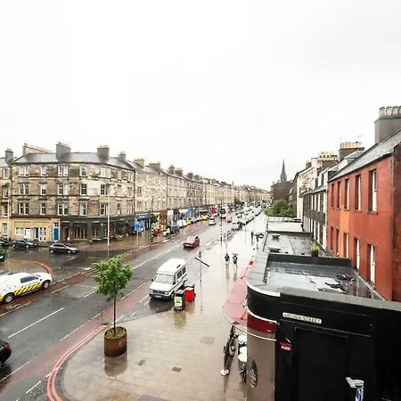 Stylish 2br Flat Close To City Centre By Guestready אדינבורו