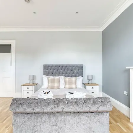 Apartment City Centre - 4 Bed Flat Edinburgh