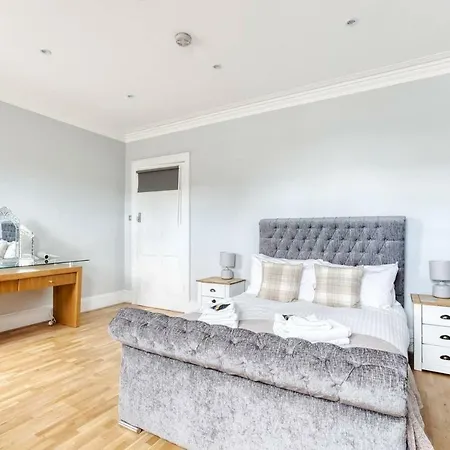Apartment City Centre - 4 Bed Flat *