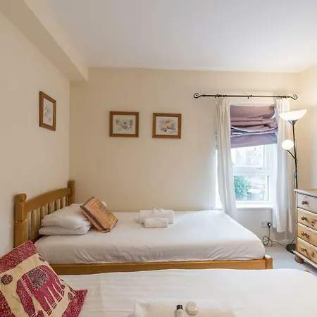 Two Bed City Centre With Private Parking