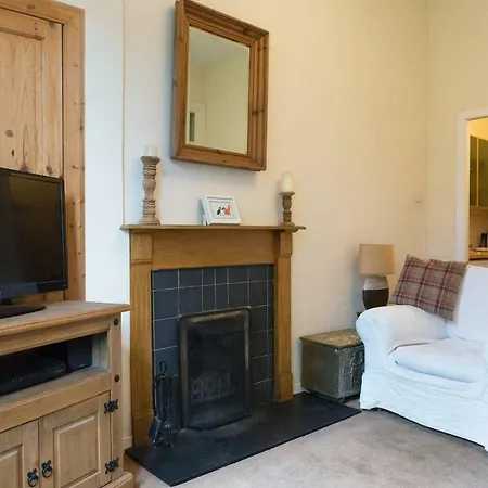 Fabulous Bright Central 2 Bed Flat - Great Value! Apartment