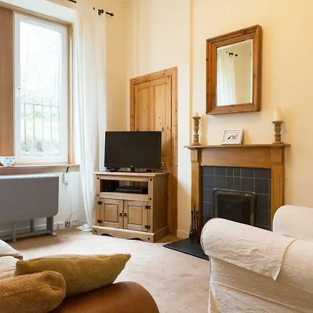 Fabulous Bright Central 2 Bed Flat - Great Value! Edinburgh