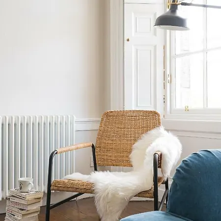 Apartment Charming & Traditional 3br Georgian *