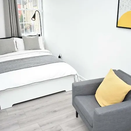 Modern & Bright 1 Bed For 4 Close To City Centre! Διαμέρισμα *