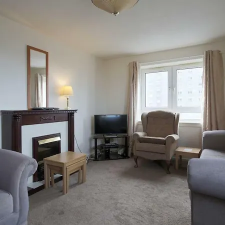 Homely 2br Apt In Residential Eastern شقة إدنبرة