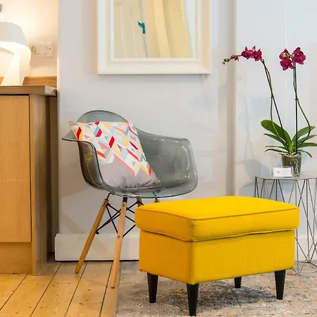 Scottish - Edina Place Apartment