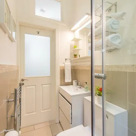 Scottish - Edina Place Apartment Edinburgh