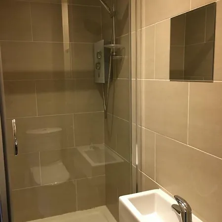 One Bedroom Spacious Flat In London Road Edynburg