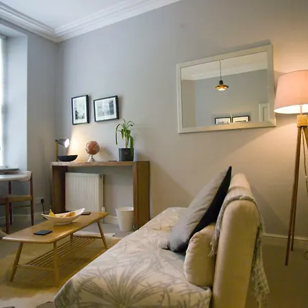 East Norton Place Apartment