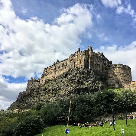 Anny's Place Grassmarket, Castle View *