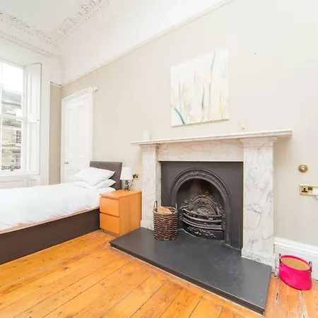 Dundas Street Georgian Townhouse *