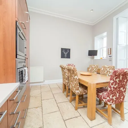 Dundas Street Georgian Townhouse *