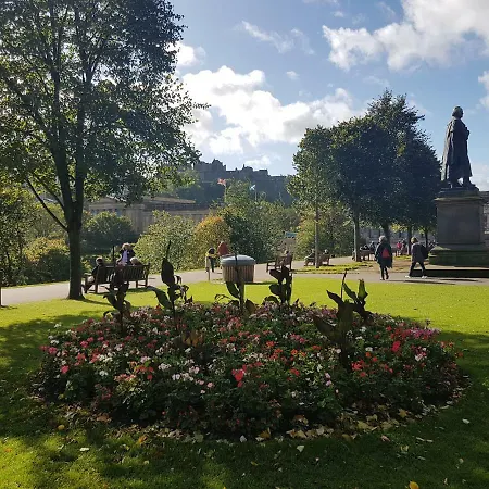 Saint Peter's * Edimburgo
