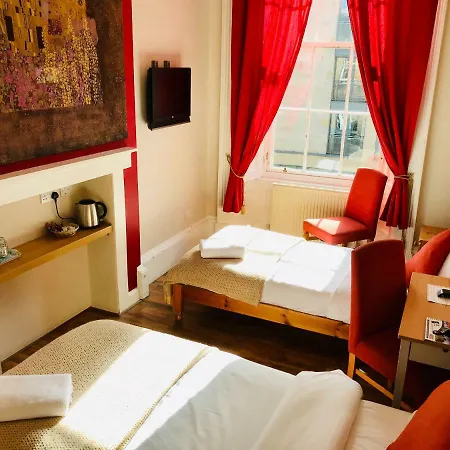 Dene Guest House, New Town 3*