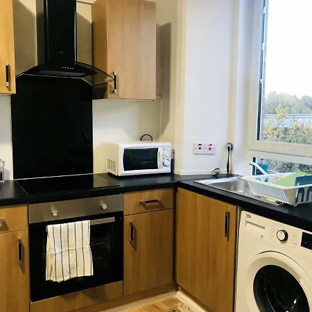 City Center - Budget Holiday Flat דירה *