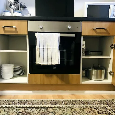 City Center - Budget Holiday Flat *