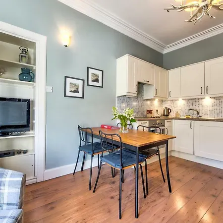 3/3 Gayfield Street * Edinburgh