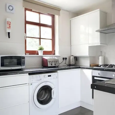 Fantastic Flat In The Vibrant Shore Area Edimburgo
