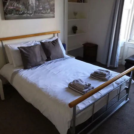 Spittal Street Residence, Spacious 2 Bedroom Close To Castle Апартаменты