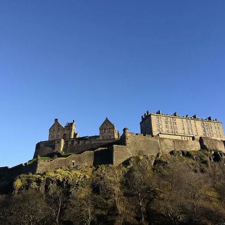 Apartment Old Town Apartment, Spacious 2 Bedroom 3rd Floor Close To Castle, Stair Access Only *