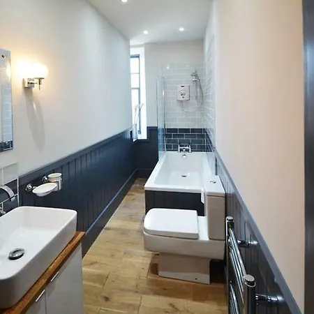 Luxury In Central Apartment