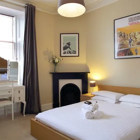 Comiston Road - Welcoming 2 Bedroom Apartment-close To City Centre * Édimbourg