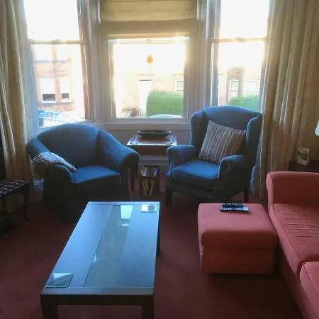 Apartment Cosy Cottage: Private Garden & Off-street Parking Edinburgh
