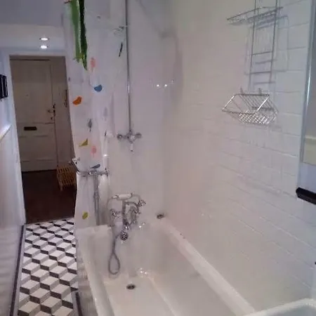 Apartment Stylish 3br Apt In Beautiful Residential