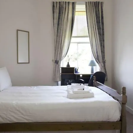 Apartment Traditional Flat In Affluent Morningside Area Edinburgh