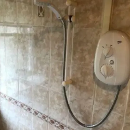 Traditional Flat In Affluent Morningside Area Apartment