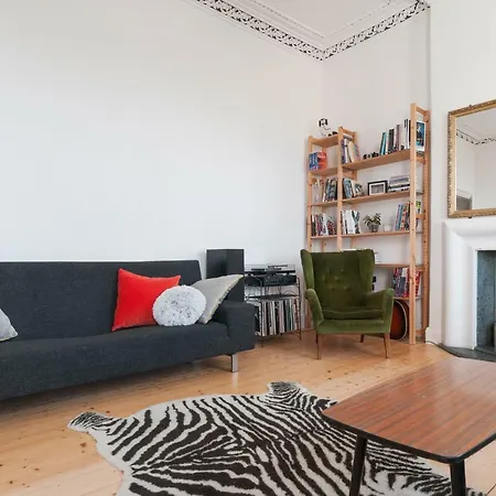 Large Designer's Flat Near Park And The Shore, Free Parking Apartment Edinburgh