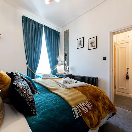 The Jeffrey Street Retreat *
