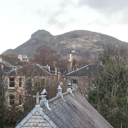 Modern Large Family With Private Parking Edimburgo