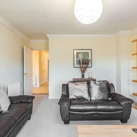 Apartamento Modern Large Family With Private Parking Edimburgo