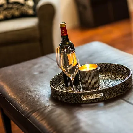 Relaxing, Central And Luxurious City Central Apt