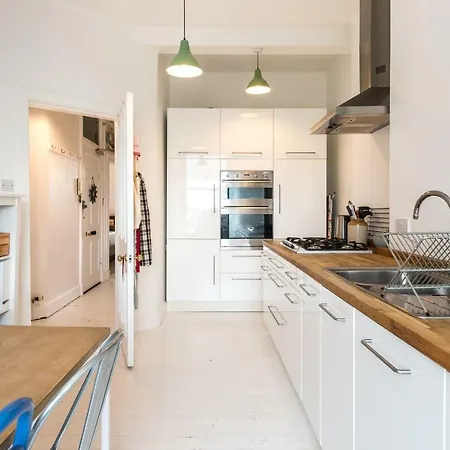 Fashionable And Spacious Portobello Διαμέρισμα *