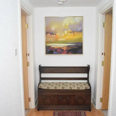 Lovely 3br In Beautiful Green Surroundings Edinburgh