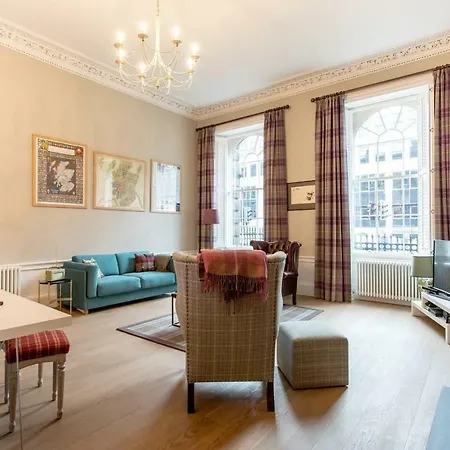 Elegant & Spacious 1 Bed In City Centre Apartment *