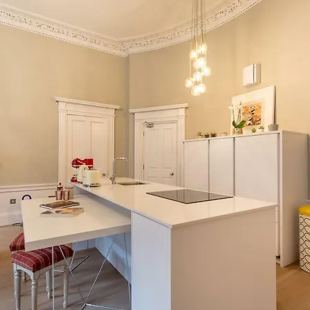 Elegant & Spacious 1 Bed In City Centre