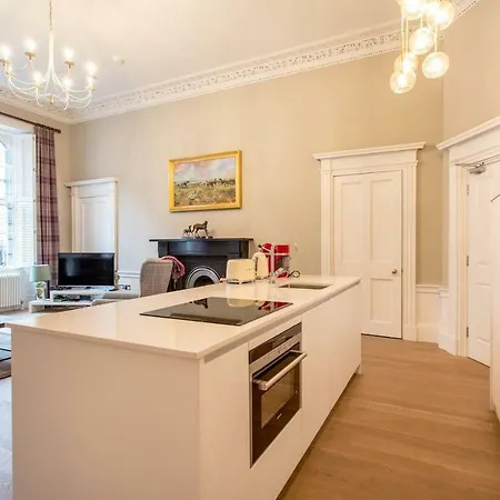 Elegant & Spacious 1 Bed In City Centre *