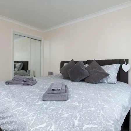 Amazing - Annandale St Near The Playhouse - Free Parking *