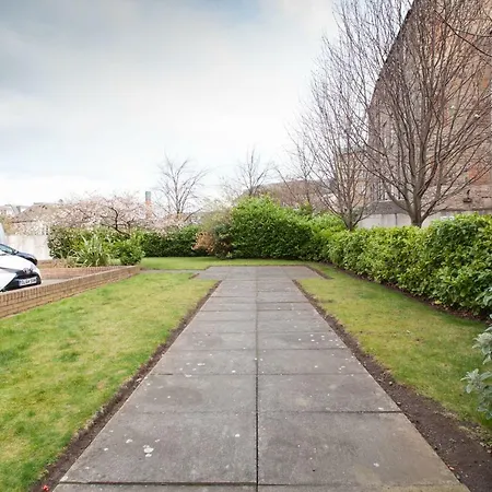 Апартаменты Amazing - Annandale St Near The Playhouse - Free Parking