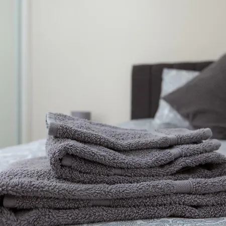 Apartment Amazing Apartments - Annandale St Near The Playhouse - Free Parking *