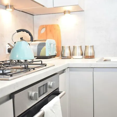 Lovely 2br In City Center, Short Walk To Castle Apartment