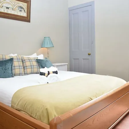 Lovely 2br In City Center, Short Walk To Castle