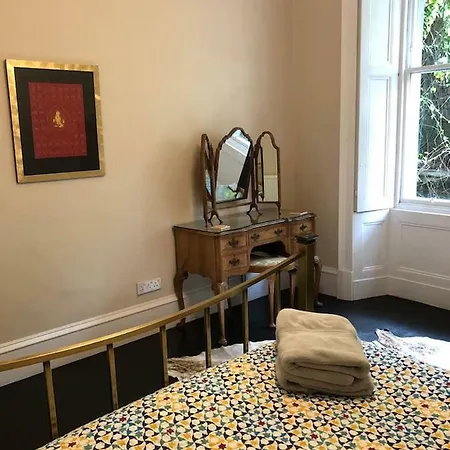 Apartment Spacious Four-bedroom Ground Floor City Centre Edinburgh